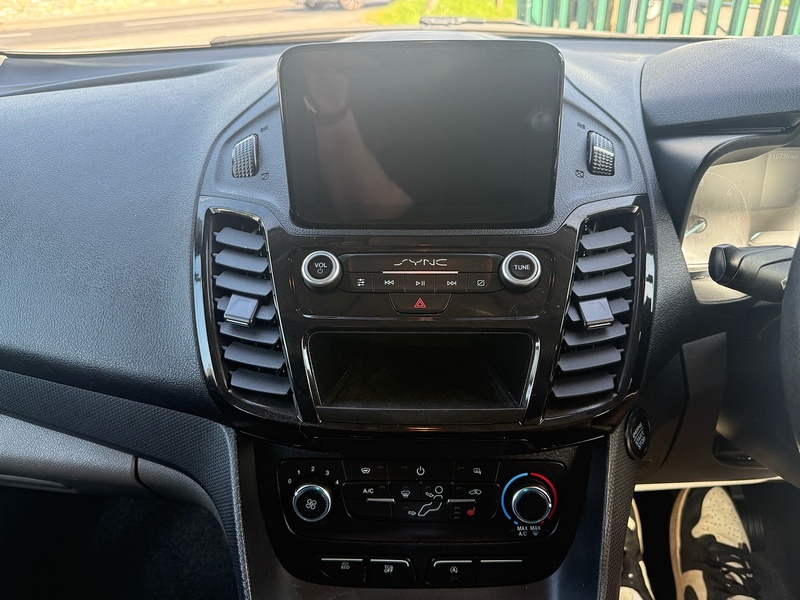 Ford No Standard Specification or Optional Extras.