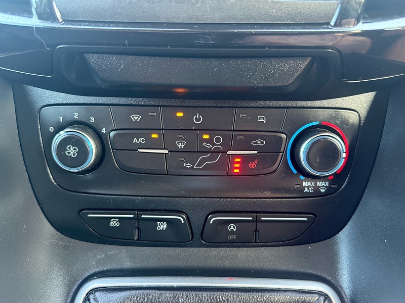 Ford No Standard Specification or Optional Extras.