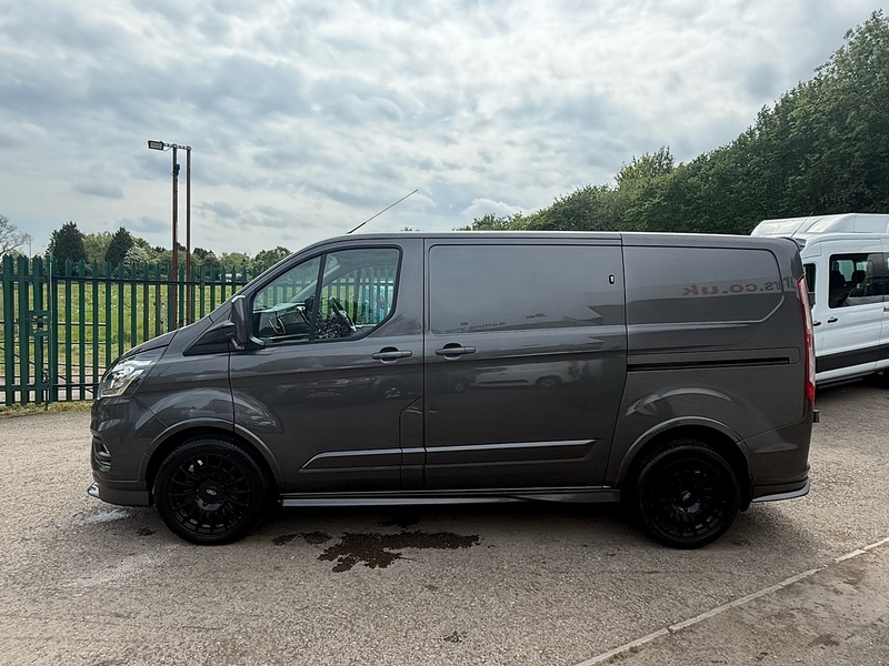 Ford 300 EcoBlue Limited Panel Van 2.0 Manual Diesel