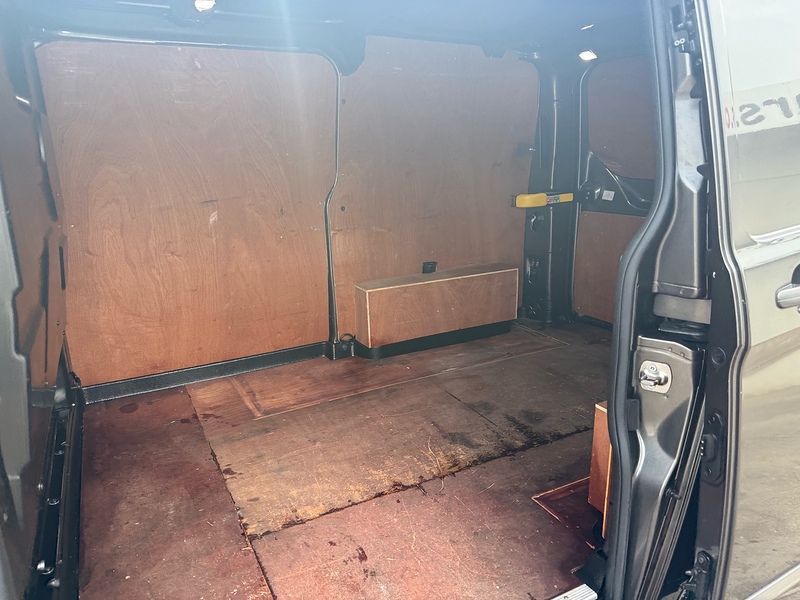 Ford 300 EcoBlue Limited Panel Van 2.0 Manual Diesel