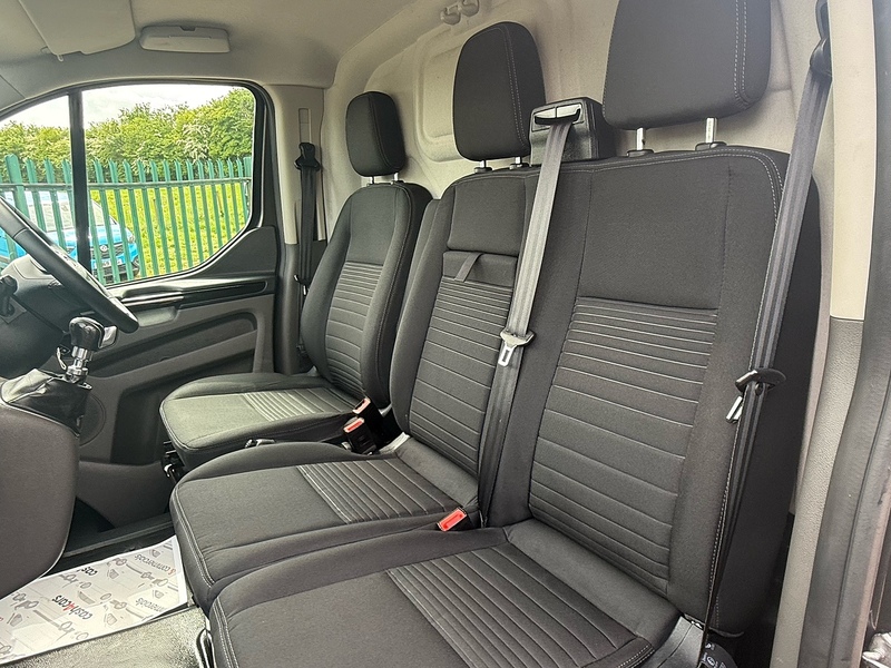 Ford 300 EcoBlue Limited Panel Van 2.0 Manual Diesel