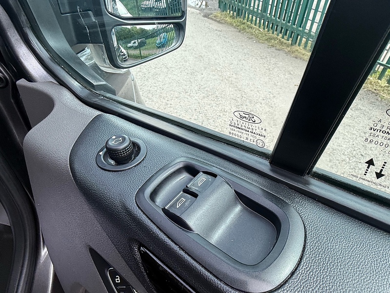 Ford 300 EcoBlue Limited Panel Van 2.0 Manual Diesel