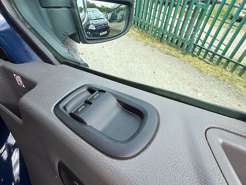 Ford 2.0 350 EcoBlue Leader Chassis Double Cab 4dr Diesel Manual RWD L3 Euro 6 (s/s) (130 ps)