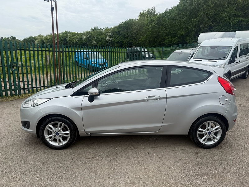Ford 1.5 TDCi Zetec Hatchback 3dr Diesel Manual Euro 5 (75 ps)
