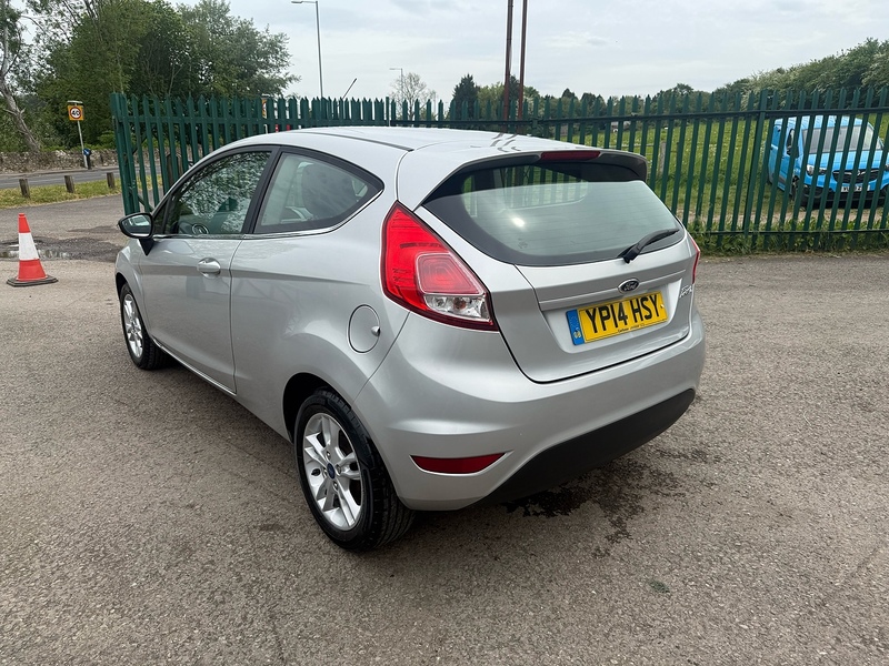 Ford 1.5 TDCi Zetec Hatchback 3dr Diesel Manual Euro 5 (75 ps)
