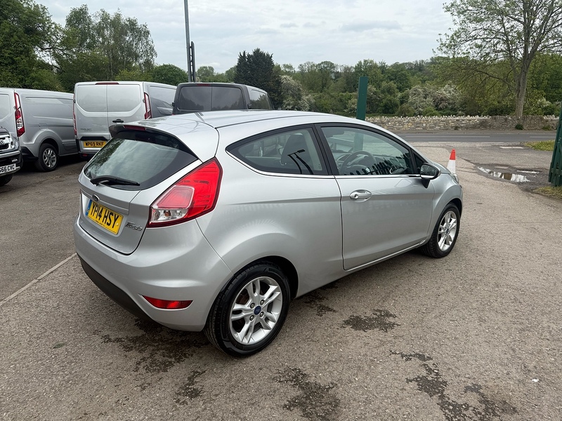 Ford 1.5 TDCi Zetec Hatchback 3dr Diesel Manual Euro 5 (75 ps)