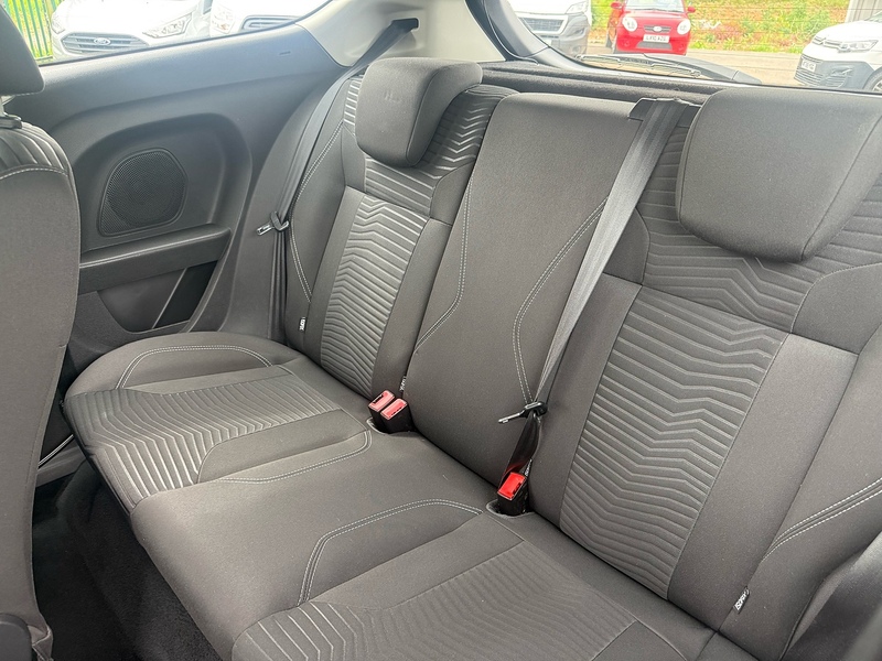 Ford 1.5 TDCi Zetec Hatchback 3dr Diesel Manual Euro 5 (75 ps)