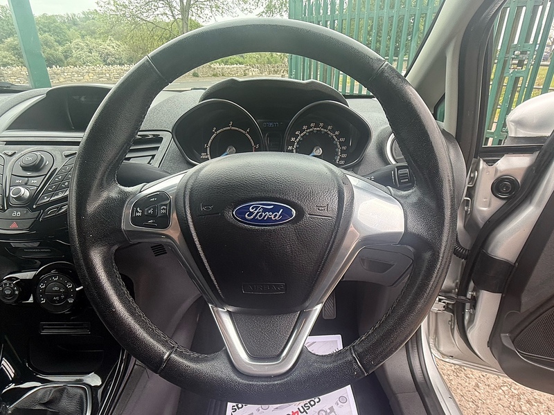 Ford 1.5 TDCi Zetec Hatchback 3dr Diesel Manual Euro 5 (75 ps)