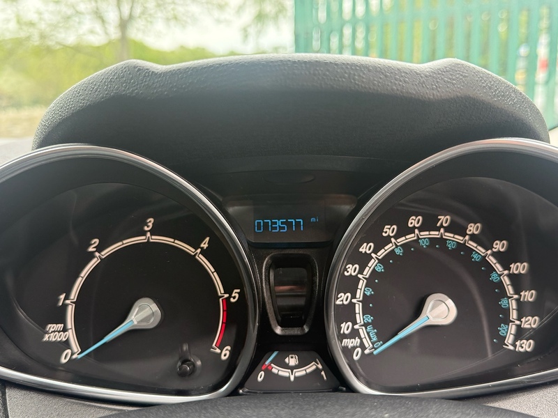 Ford 1.5 TDCi Zetec Hatchback 3dr Diesel Manual Euro 5 (75 ps)