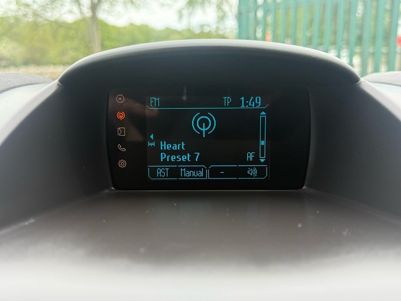 Ford 1.5 TDCi Zetec Hatchback 3dr Diesel Manual Euro 5 (75 ps)