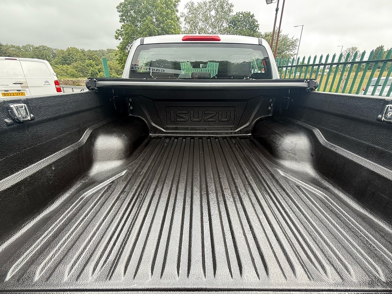 Isuzu TD Utility Pickup 1.9 Manual Diesel