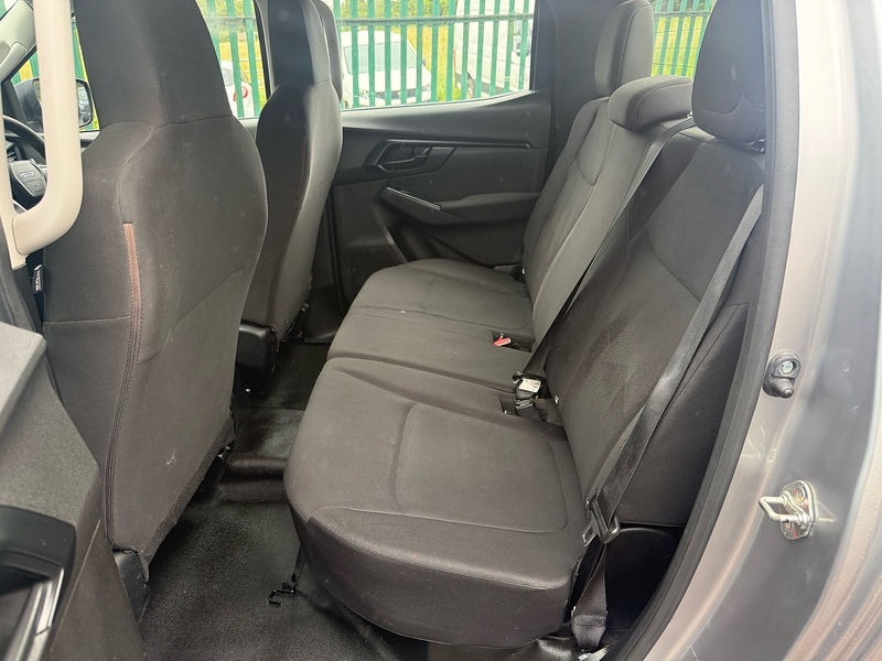 Isuzu TD Utility Pickup 1.9 Manual Diesel