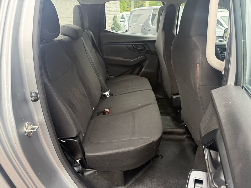 Isuzu TD Utility Pickup 1.9 Manual Diesel