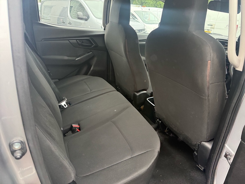 Isuzu TD Utility Pickup 1.9 Manual Diesel