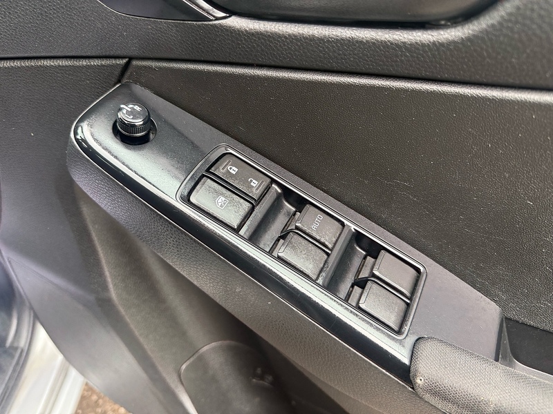 Isuzu TD Utility Pickup 1.9 Manual Diesel