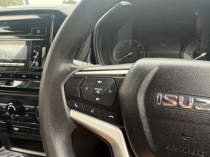 Isuzu TD Utility Pickup 1.9 Manual Diesel