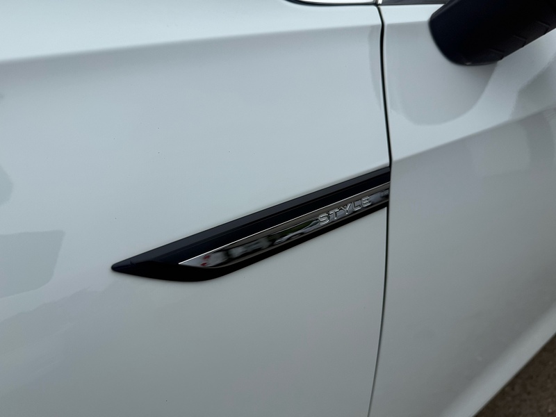 Volkswagen eTSI MHEV Style Estate 1.5 Automatic Petrol Hybrid