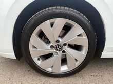 Volkswagen Golf eTSI MHEV Style 