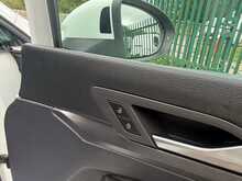 Volkswagen Golf eTSI MHEV Style 