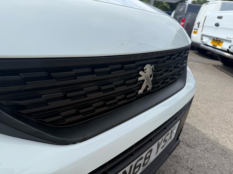Peugeot 1.6 BlueHDi 950 S Long Panel Van 6dr Diesel Manual LWB Euro 6 (s/s) (100 bhp)