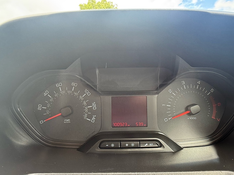 Peugeot 1.6 BlueHDi 950 S Long Panel Van 6dr Diesel Manual LWB Euro 6 (s/s) (100 bhp)