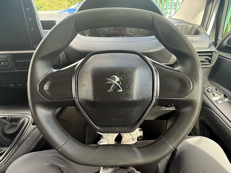 Peugeot 1.6 BlueHDi 950 S Long Panel Van 6dr Diesel Manual LWB Euro 6 (s/s) (100 bhp)