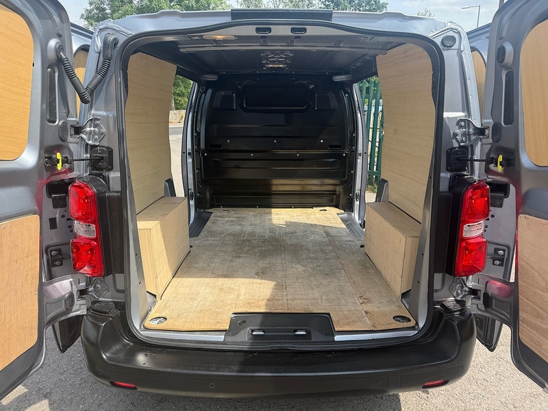 Vauxhall 1.5 Turbo D 2900 Dynamic Panel Van 6dr Diesel Manual L1 H1 Euro 6 (s/s) (100 ps)