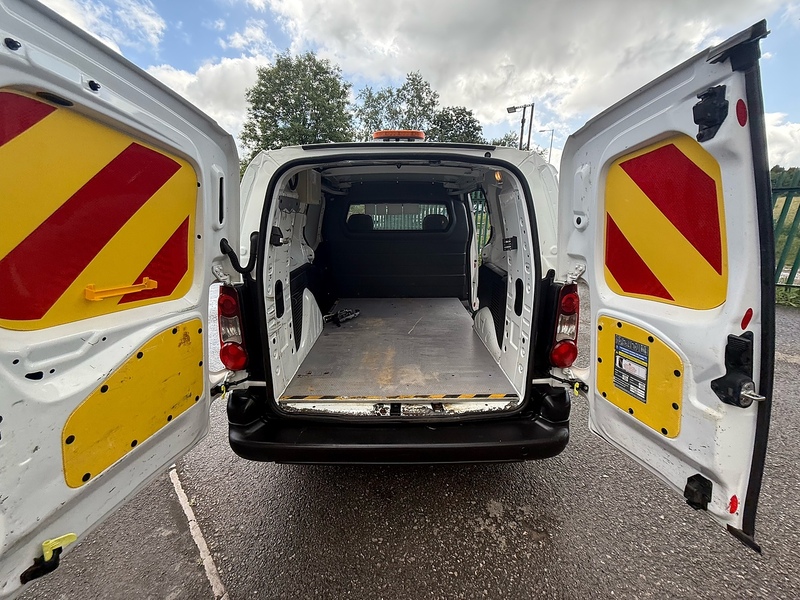 Peugeot 1.6 BlueHDi 756 S Panel Van 6dr Diesel Manual L2 (112 g/km, 97.64 bhp)
