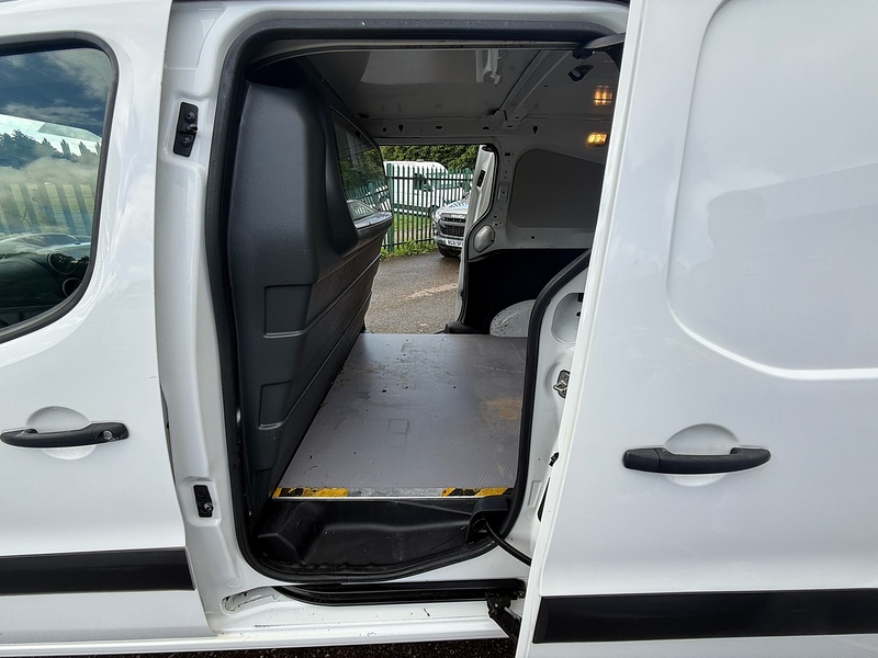 Peugeot 1.6 BlueHDi 756 S Panel Van 6dr Diesel Manual L2 (112 g/km, 97.64 bhp)