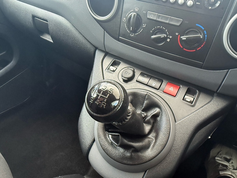 Peugeot 1.6 BlueHDi 756 S Panel Van 6dr Diesel Manual L2 (112 g/km, 97.64 bhp)