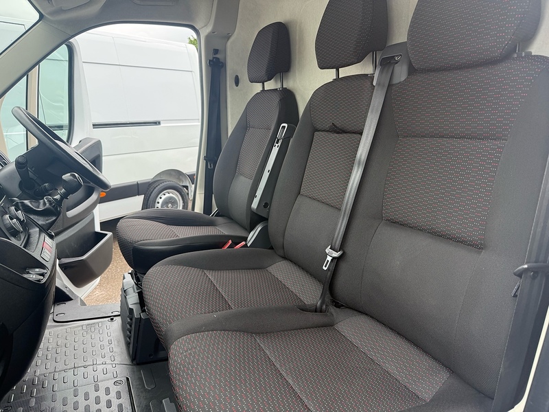 Peugeot BlueHDi 435 Professional Panel Van 2.2 Manual Diesel