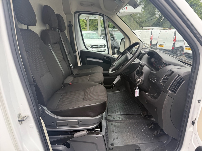 Peugeot BlueHDi 435 Professional Panel Van 2.2 Manual Diesel