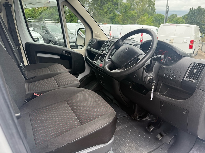 Peugeot BlueHDi 435 Professional Panel Van 2.2 Manual Diesel