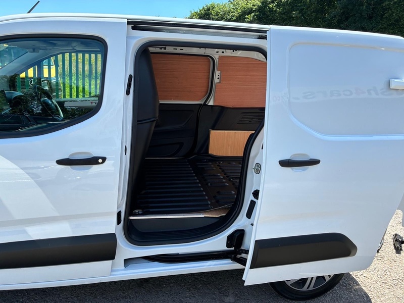 Toyota 1.5 BlueHDi Active Short Panel Van 5dr Diesel Manual SWB Euro 6 (s/s) (100 bhp)