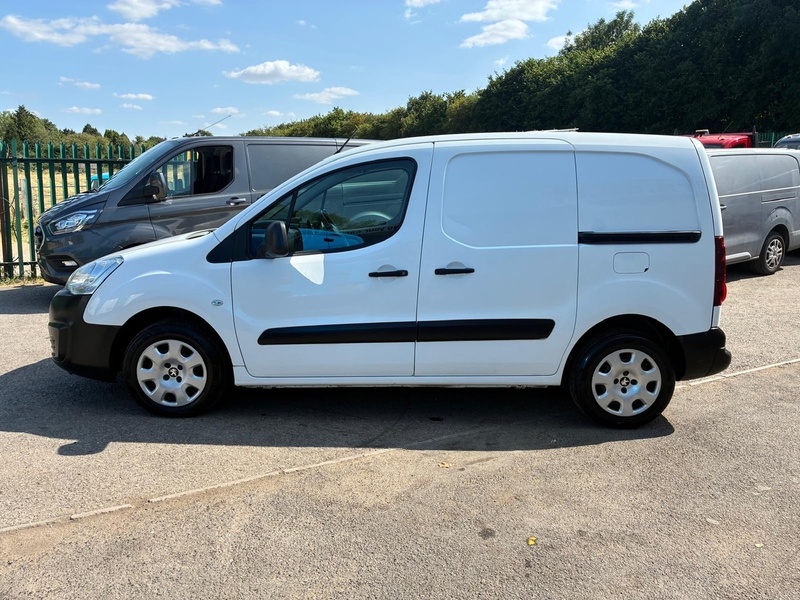 Peugeot 1.6 BlueHDi 854 Professional Panel Van 5dr Diesel Manual L1 (112 g/km, 97.64 bhp)