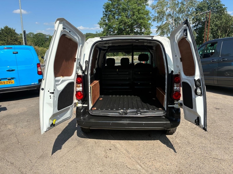 Peugeot 1.6 BlueHDi 854 Professional Panel Van 5dr Diesel Manual L1 (112 g/km, 97.64 bhp)