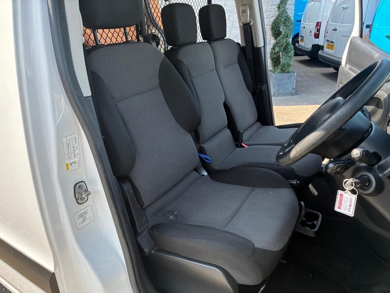 Peugeot 1.6 BlueHDi 854 Professional Panel Van 5dr Diesel Manual L1 (112 g/km, 97.64 bhp)