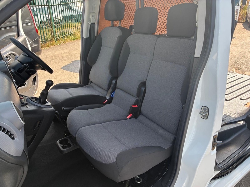 Peugeot 1.6 BlueHDi 854 Professional Panel Van 5dr Diesel Manual L1 (112 g/km, 97.64 bhp)