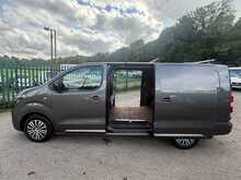 Vauxhall Vivaro Turbo D 3100 Sportive 