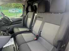 Vauxhall Vivaro Turbo D 3100 Sportive 