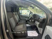 Vauxhall Vivaro Turbo D 3100 Sportive 