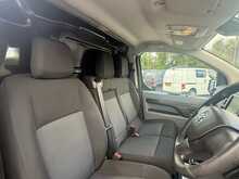 Vauxhall Vivaro Turbo D 3100 Sportive 