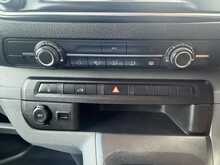 Vauxhall Vivaro Turbo D 3100 Sportive 