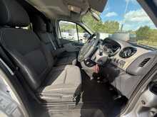 Renault Trafic dCi 29 Sport Nav 