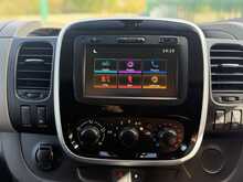 Renault Trafic dCi 29 Sport Nav 