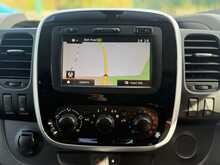 Renault Trafic dCi 29 Sport Nav 