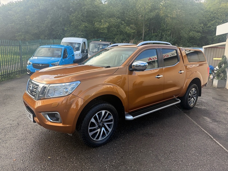 Nissan 2.3 dCi Tekna Pickup Double Cab 4dr Diesel Auto 4WD Euro 5 (190 ps)