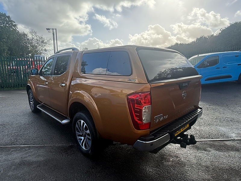 Nissan 2.3 dCi Tekna Pickup Double Cab 4dr Diesel Auto 4WD Euro 5 (190 ps)