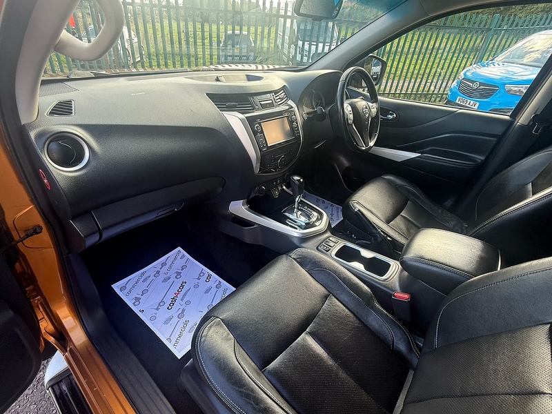 Nissan 2.3 dCi Tekna Pickup Double Cab 4dr Diesel Auto 4WD Euro 5 (190 ps)