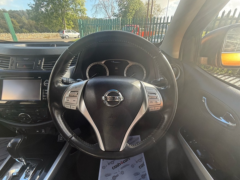 Nissan 2.3 dCi Tekna Pickup Double Cab 4dr Diesel Auto 4WD Euro 5 (190 ps)